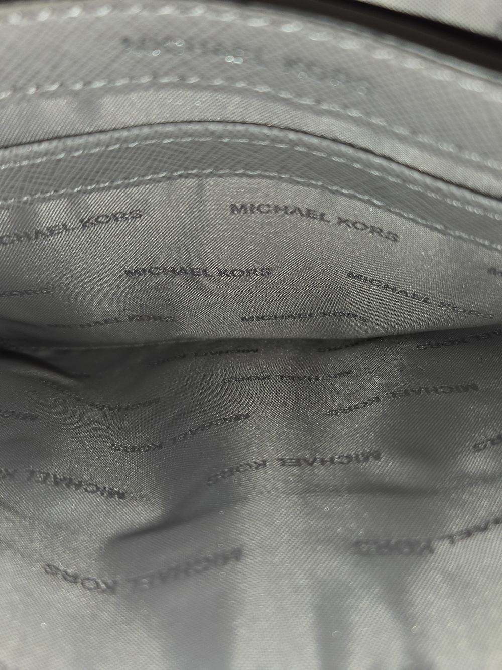 Michael Kors Silver Studded Wristlet Pouch EUC - Picture 8 of 10